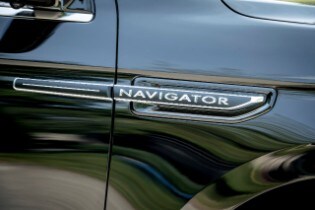 2018 Navigator (extended length) Lincoln Black Label Dest...